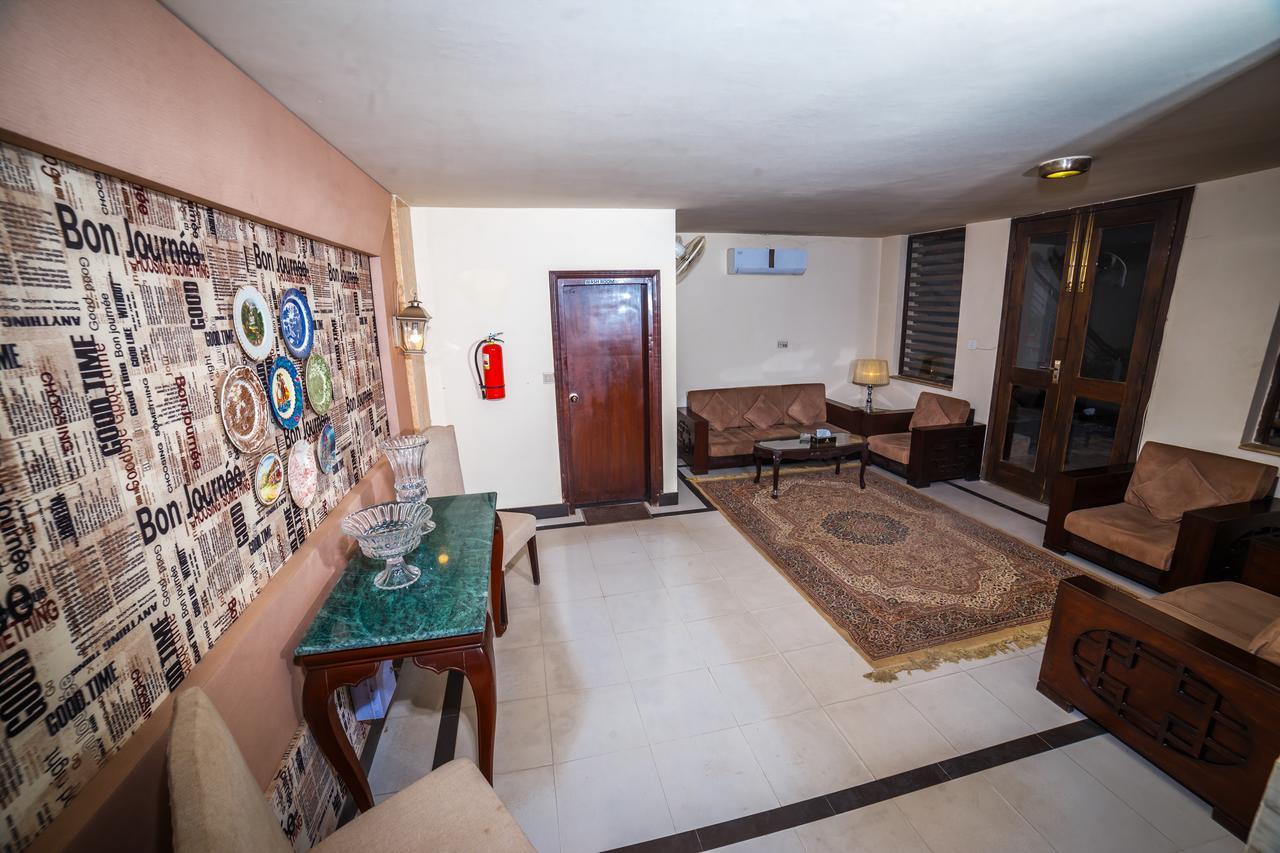 Shelton Accommodator Peshawar Luaran gambar