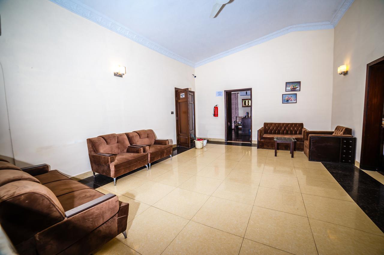Shelton Accommodator Peshawar Luaran gambar