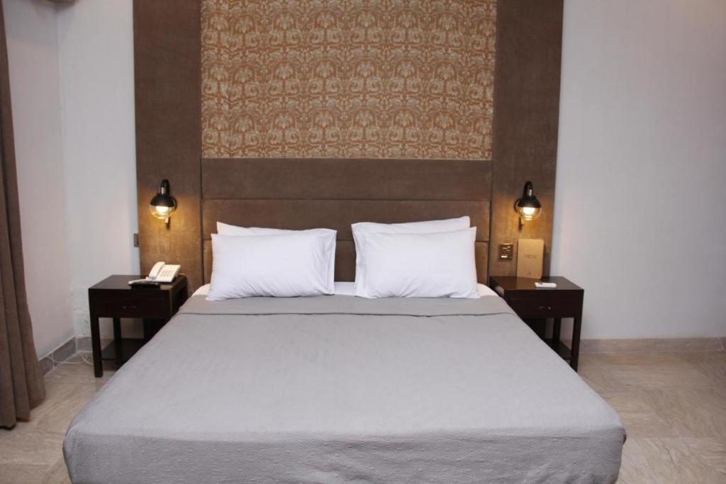 Shelton Accommodator Peshawar Luaran gambar
